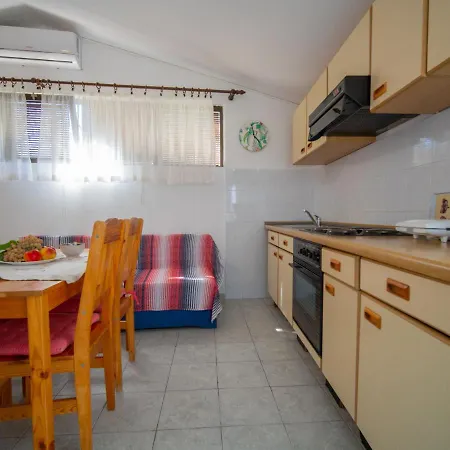 Ivka - Apt-3 By Interhome
