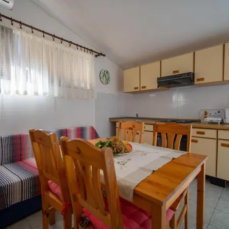 Ivka - Apt-3 By Interhome *